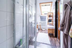 Dreifamilienhaus mit Altbaucharme. Hinterhof und Balkonen. 306m² in Solingen Mitte. – Die vollständige Adresse der Immobilie erhältst du vom Anbieter., 42651 Solingen-Mitte, Solingen – Vorschaubild 29