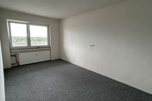 Bezugsfreie, helle 3-Zimmer-Wohnung mit zwei Balkonen – nur 100 m vom Hanauer Marktplatz entfernt – Römerstraße 7, 63450 Innenstadt, Hanau – Vorschaubild 9