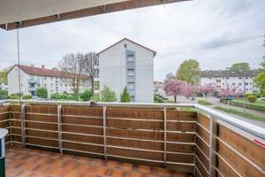 Schöne 3-Zi-Whg. mit Balkon und Stellplatz, zentral in Ludwigsburg – Die vollständige Adresse der Immobilie erhältst du vom Anbieter., 71634 Eglosheim, Ludwigsburg – Vorschaubild 2