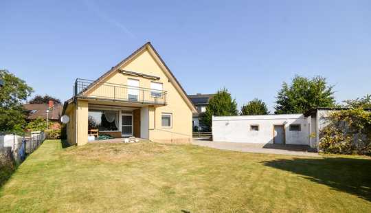 Bild von Mit Feldblick! 1-2-Familienhaus mit Werkstatt und Keller auf weitläufigem, sonnigem Grundstück!