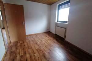 Großes Einfamilienhaus mit Einliegerwohnung, Hof und Carport – Die vollständige Adresse der Immobilie erhältst du vom Anbieter., 55444 Schweppenhausen – Vorschaubild 8