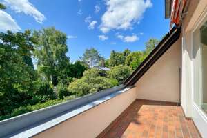 Maisonette am Thielpark in Berlin-Dahlem -ca. 127,77 m² Gesamtnutzfläche, großer Balkon, Tiefgarage – Auf dem Grat 41a, 14195 Dahlem, Berlin – Vorschaubild 3