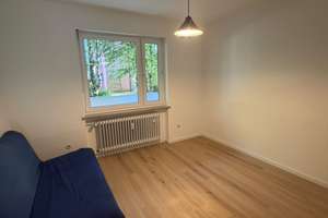 Viel Platz für den Alltag in dieser 5-Zimmer-Wohnung in München mit Tiefgarage  – Allgäuer Straße 106, 81475 Fürstenried-West, München – Vorschaubild 11