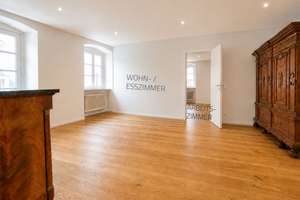 Ruhige 3-Zimmer-Altbauwohnung mit Einbauküche – Regensburg Altstadt, 85 qm, Nähe Dom, ab 15.06.2026 – Die vollständige Adresse der Immobilie erhältst du vom Anbieter., 93047 Innenstadt, Regensburg – Vorschaubild 1