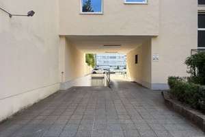Kapitalanlage I Top-Lage | 2-Zi | TG | 2,81 % Rendite | Mietsteigerungspotenzial | Aufzug I Balkon – Die vollständige Adresse der Immobilie erhältst du vom Anbieter., 10717 Wilmersdorf, Berlin – Vorschaubild 3