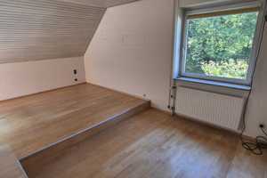 Geräumige Doppelhaushälfte mit Garten, Terrasse, Balkon und Garage in Hamburg Marmstorf  – Hamburg – Vorschaubild 12