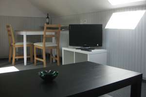 Kleine möblierte 2-Zimmer-DG-Wohnung mit Dachschrägen in toller Wohnlage! – Wilhelm-Blos-Straße 111, 70191 Weißenhof, Stuttgart – Vorschaubild 4