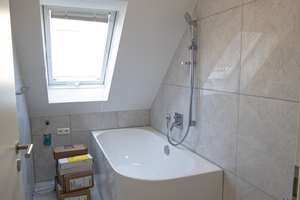 Modernisierte 3-Zimmer-Dachgeschosswohnung mit Fußbodenheizung und Gas-Wärmepumpe in Holzgerlingen – Kernerstraße 11, 71088 Holzgerlingen – Vorschaubild 10