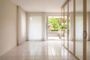 Wohnen am Stadtwald - Helle 2-Zimmer Terrassenwohnung mit Aufzug und Garage – Die vollständige Adresse der Immobilie erhältst du vom Anbieter., 50935 Lindenthal (Ortsteil), Köln – Vorschaubild 2