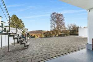 Endlich Platz für das große Leben. Mit Garten, Terrasse und Blick in die Ferne – Die vollständige Adresse der Immobilie erhältst du vom Anbieter., 53639 Königswinter – Vorschaubild 16