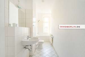 IMMOBERLIN.DE - Lichtdurchflutete Altbauwohnung mit Lift in sehr beliebter Lage – Die vollständige Adresse der Immobilie erhältst du vom Anbieter., 10439 Prenzlauer Berg, Berlin – Vorschaubild 6