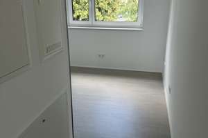 Klimatisierte / hochwertig ausgestatete 3-Zimmer-Wohnung nach Kernsanierung in Köln-Bilderstöckchen  – Longericher Straße 51, 50739 Bilderstöckchen, Köln – Vorschaubild 11