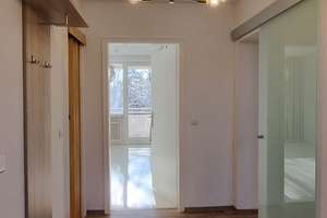 Teilmöblierte, provisionsfreie 2-Zimmer-Wohnung mit Balkon, EBK u. Tiefgarage in München-Bogenhausen – Ostpreußenstraße 89, 81927 Englschalking, München – Vorschaubild 12