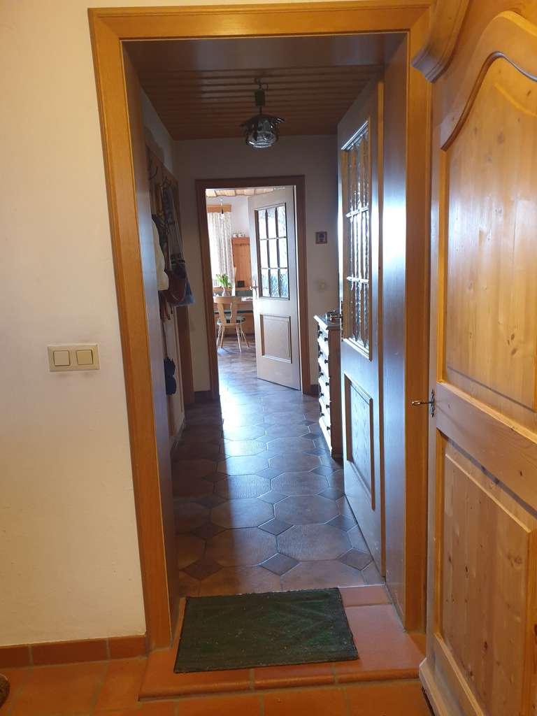 Immobilie in Bruckberg - Gemütliches Einfamilienhaus in Gündlkofen mit Garten und Garage - Bild 1