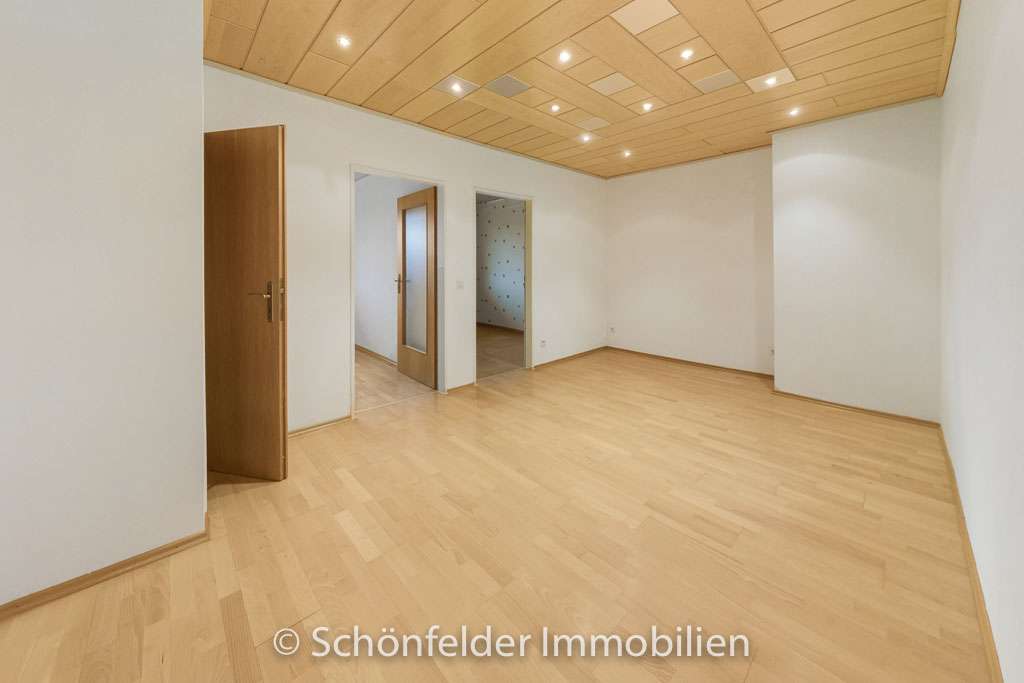 Immobilie in Oberursel - Attraktive 4 Zimmerwohnung mit großer Balkonterrasse, Garage und 2 Kellern - sogar provisionsfrei - Bild 3