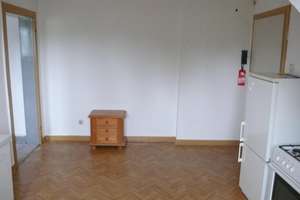 2 Zimmer Dachgeschoßwohnung FH 5 Min Stadtnähe mit eingericht. Küche, Bad und Glasfaseranschluß – Brunnenstr. 53, 41069 Dahl, Mönchengladbach – Vorschaubild 3