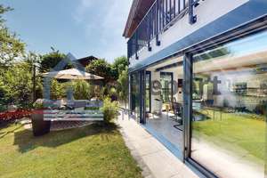 Tradition trifft auf Technik in Sauerlach-Arget: Designhaus mit Gartenparadies & Energieautarkie – Die vollständige Adresse der Immobilie erhältst du vom Anbieter., 82054 Sauerlach – Vorschaubild 1