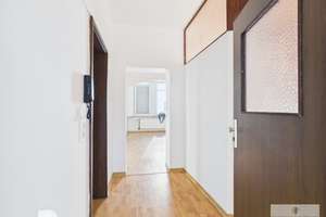 Lichtdurchflutete 4 ZKB Wohnung mit Loggia in gepflegtem Dreifamilienhaus in Saarbrücken-Malstatt – Die vollständige Adresse der Immobilie erhältst du vom Anbieter., 66113 Malstatt, Saarbrücken – Vorschaubild 3