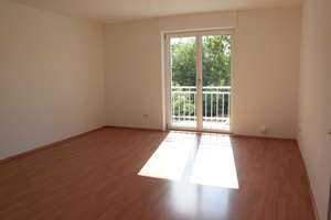Helle 2,5-Zimmer Wohnung im 2. OG in München Laim – Sandrartstrasse 22, 80687 St. Ulrich, München – Vorschaubild 1