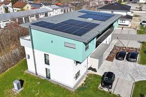 Attraktives Wohn-/ und Bürogebäude mit 
3 Wohneinheiten, 2 Büroeinheiten und 
15 Stellplätzen in 9 – Die vollständige Adresse der Immobilie erhältst du vom Anbieter., 94481 Grafenau – Vorschaubild 5