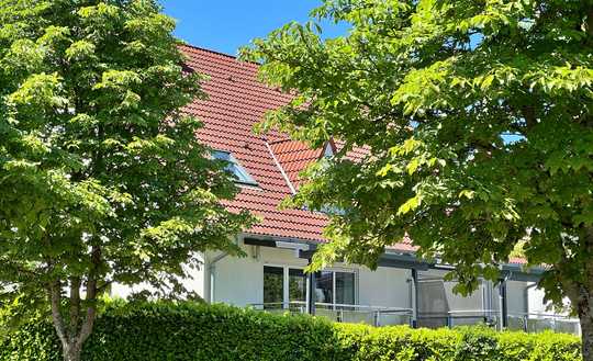 Modernes Einfamilienhaus mit schönem Garten und Ausbaupotential