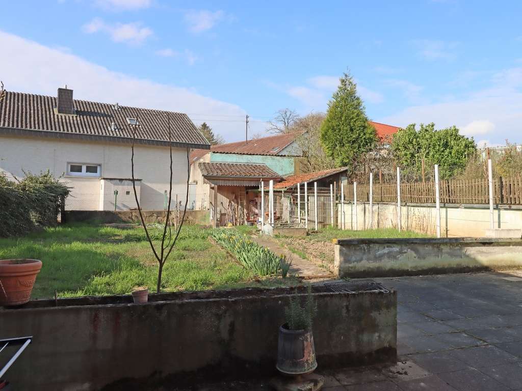 Immobilie in Östringen - Generationenhaus in Östringen, OT Odenheim! - Bild 2