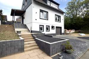 Luxus-Einfamilienhaus mit 3 Bädern, Kamin, Fußbodenheizung & großer Terrasse in Wuppertal