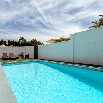 Renovierte Einzelvilla mit Pool und Meerblick. La Capellania, Benalmádena.