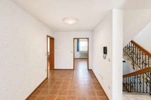 Rarität im Regensburger Stadtsüden: Wohn-/Mehrfamilienhaus auf sonnigem Südwest-Grundstück – Die vollständige Adresse der Immobilie erhältst du vom Anbieter., 93051 Kumpfmühl-Ziegetsdorf-Neuprüll, Regensburg – Vorschaubild 3