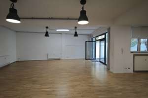 Lebendiger Wohnraum in Düsseldorf: Großzügige 2-Zimmer-Wohnung – 40210 Stadtmitte, Düsseldorf – Vorschaubild 4