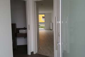 Neuwertiges 5-Zimmer Reihenhaus mit Garage in Wörrstadt – Gutenbergstraße 8f, 55286 Wörrstadt – Vorschaubild 2