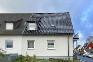 Renovierungsbedürftige Doppelhaushälfte mit Garage auf einem Erbpachtgrundstück in Hamm/Sieg! – Die vollständige Adresse der Immobilie erhältst du vom Anbieter., 57577 Hamm (Sieg) – Vorschaubild 2