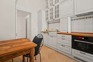 Charmanter Altbau mit Charakter: 3-Zimmer-Wohnung mit Fischgrätenparkett im 1. OG nahe Ku'damm. – Die vollständige Adresse der Immobilie erhältst du vom Anbieter., 10707 Wilmersdorf, Berlin – Vorschaubild 21