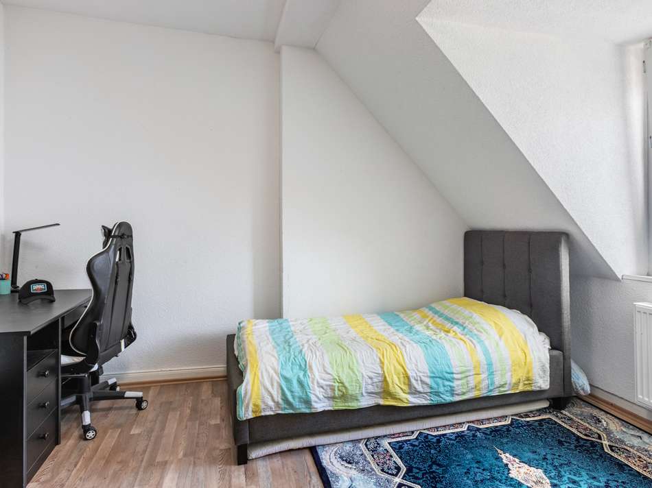 Schlafzimmer 2 1