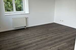 Barrierefreie 2-Zimmer-Wohnung mit Südbalkon, Aufzug & Gemeinschaftsparkplätzen – Die vollständige Adresse der Immobilie erhältst du vom Anbieter., 12527 Grünau, Berlin – Vorschaubild 3