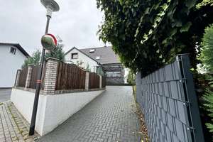 Einfamilienhaus mit Einliegerwohnung und Garagen – Die vollständige Adresse der Immobilie erhältst du vom Anbieter., 53773 Hennef (Sieg) – Vorschaubild 3
