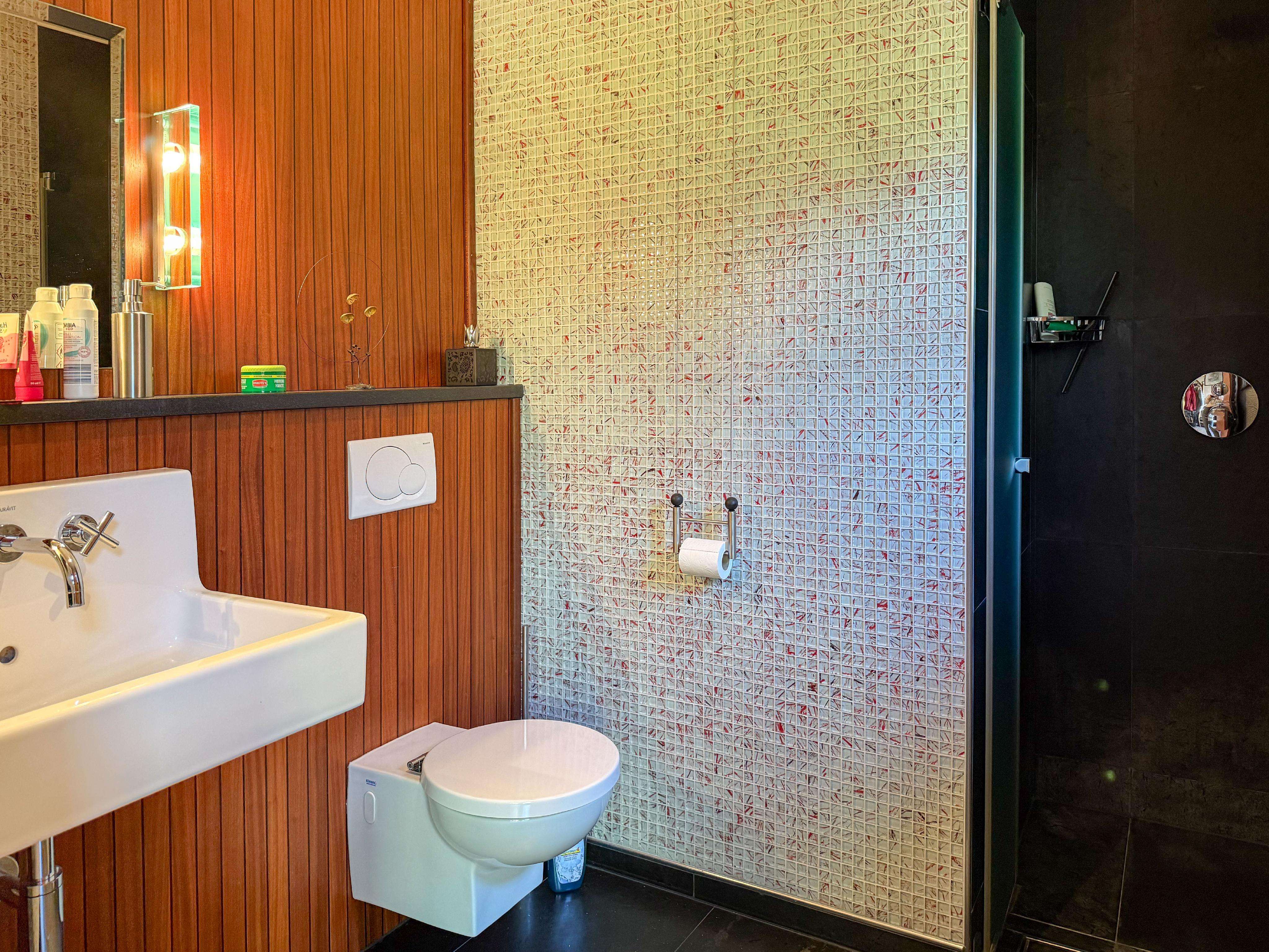 Immobilie in Ostenfeld (Husum) - Wohnidylle pur – Großzügiges Einfamilienhaus mit parkähnlichem Grundstück. - Bild 1