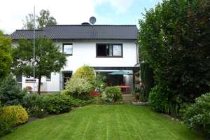 Vermietetes Zweifamilienhaus mit großzügigem Grundstück in Hamburg-Neugraben