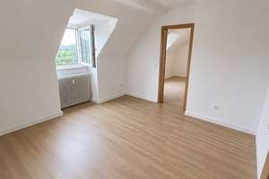 Viel Platz für den Alltag: Modernisierte 4-Zimmer-Wohnung in Oberhausen