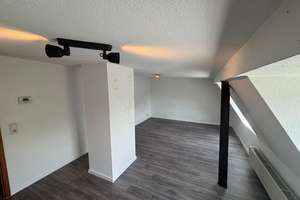 Teilweise renoviert! 2 Zimmer-Dachgeschosswohnung in Vohwinkel – Möbecker Straße 19, 42327 Elberfeld West, Wuppertal – Vorschaubild 5