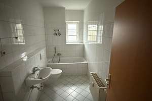 Große 1-Zi. mit Laminat, Wanne, Abstellraum & Balkon in ruhiger Lage! EBK mgl. – Zschopauer Platz 8, 9126 Bernsdorf, Chemnitz – Vorschaubild 9