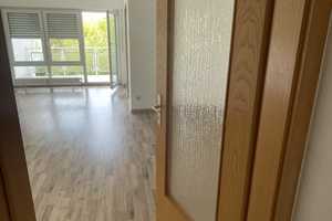 Helle, sonnige, ruhige 2-Zimmer Wohnung mit Balkon, EBK und Tiefgarage – Heilbronn – Vorschaubild 3