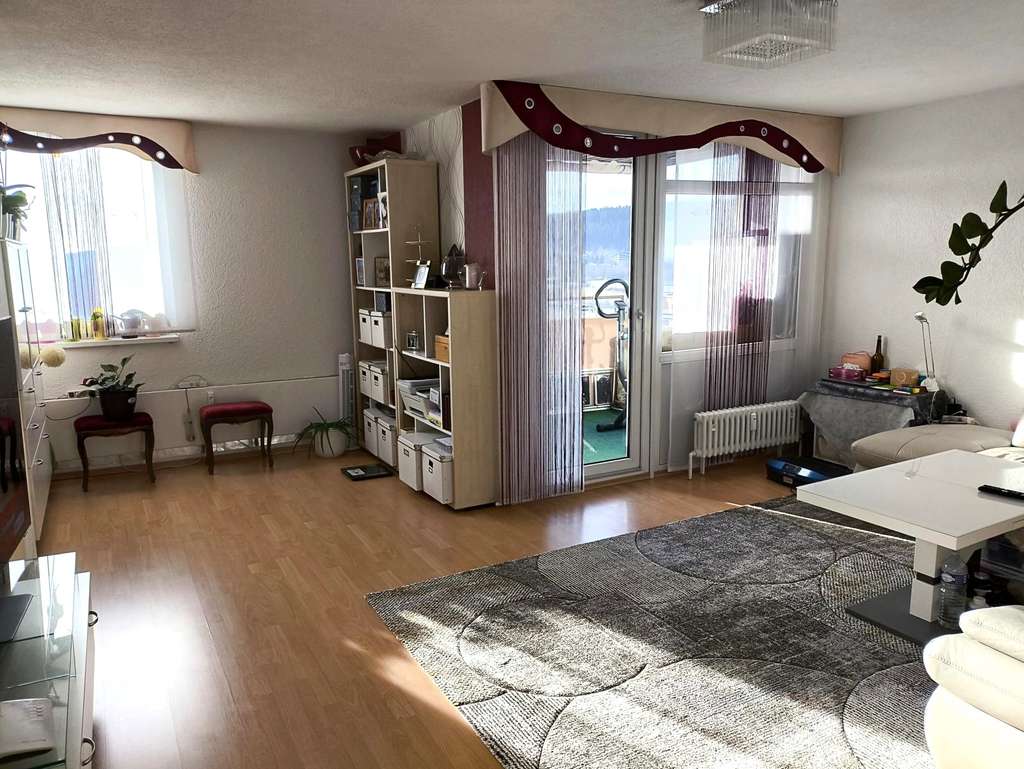 Immobilie in Freudenstadt - Charmante 4-Zimmer-Wohnung mit Balkon in gepflegter Wohnanlage - Bild 1