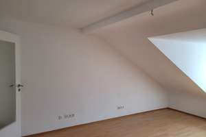 2-Zimmer-Dachgeschosswohnung für eine Person in Pforzheim - Zentrale Lage – Grenzstraße 10, 75172 Weststadt, Pforzheim – Vorschaubild 5