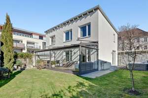 Traumlage am Röthelheimpark! Energieeffizientes Einfamilienhaus mit Wintergarten und Keller – Die vollständige Adresse der Immobilie erhältst du vom Anbieter., 91052 Röthelheimpark, Erlangen – Vorschaubild 2