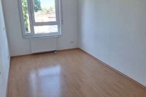 Gepflegte 3,5-Zimmer Wohnung im 4. OG mit Balkon in Karlsruhe-Durlach – Pfaffstraße 1, 76227 Durlach, Karlsruhe – Vorschaubild 3