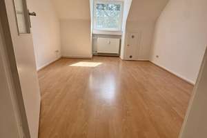 Kernsanierte 3-Zimmer-DG-Wohnung mit Wohnküche, neuer EBK und Sonnenterrasse in Eller – 40229 Eller, Düsseldorf – Vorschaubild 6