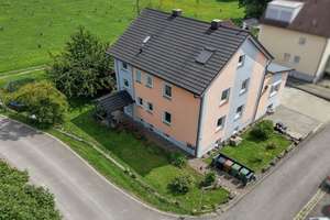 Umfangreich saniertes Wohnhaus mit ca. 260 m² Wohnfläche in ruhiger Ortsrandlage - Memmelsdorf - OT – Die vollständige Adresse der Immobilie erhältst du vom Anbieter., 96117 Memmelsdorf – Vorschaubild 1
