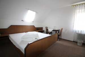 Mehrfamilienhaus mit 3 Wohnungen und 5 Einzimmer-Appartements – Kitzingen (Kreis) – Vorschaubild 25