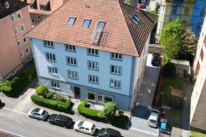 Helle 3 Zimmer Dachwohnung mit Festungsblick